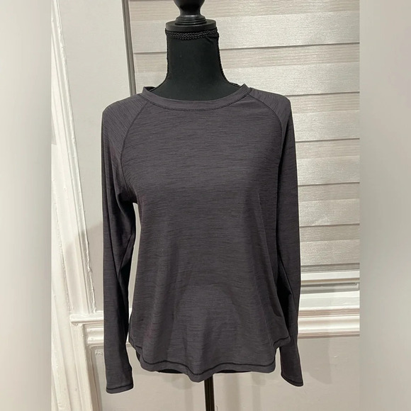 Old Navy workout top - Picture 2 of 5